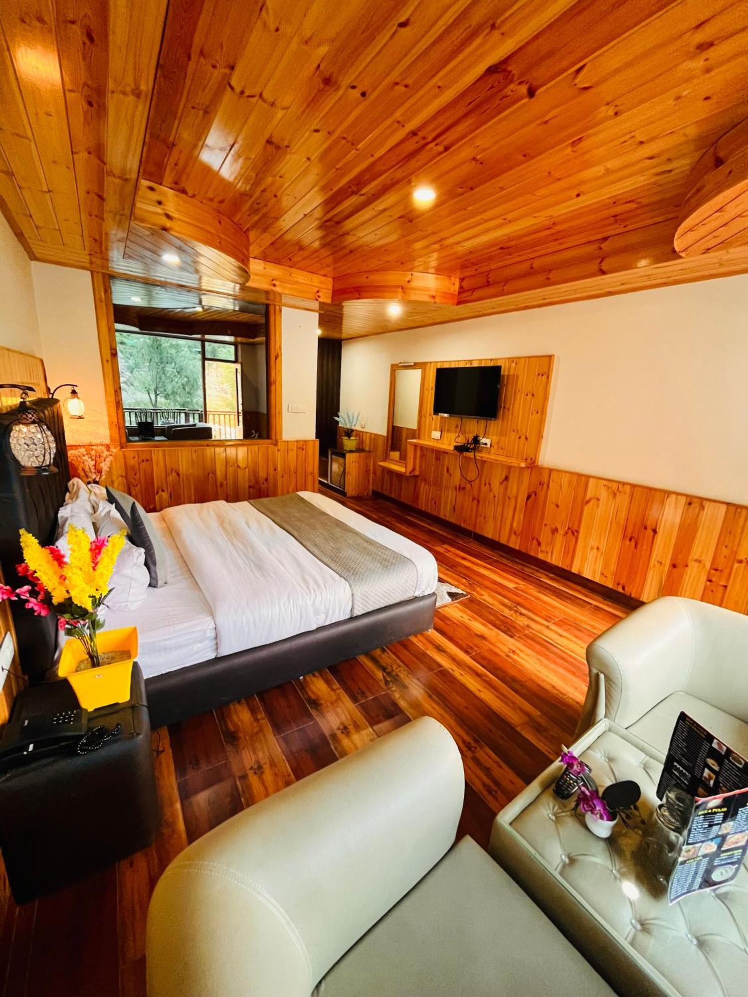 Himalayan Hill Queen Resort, Manali M98160-43400 Exteriér fotografie